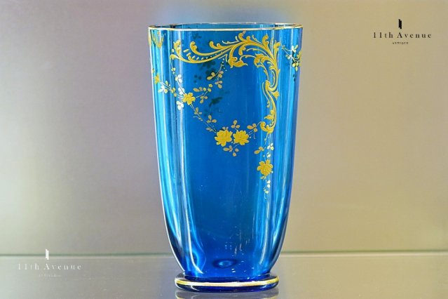 バカラ【フランス】ルイ15世様式　金彩装飾花瓶