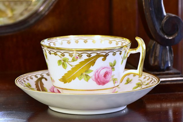 コープランド（イギリス）薔薇文カップ＆ソーサー　≪Copeland rose design antique cup & saucer≫