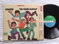 GROOVIN'<br>THE YOUNG RASCALS