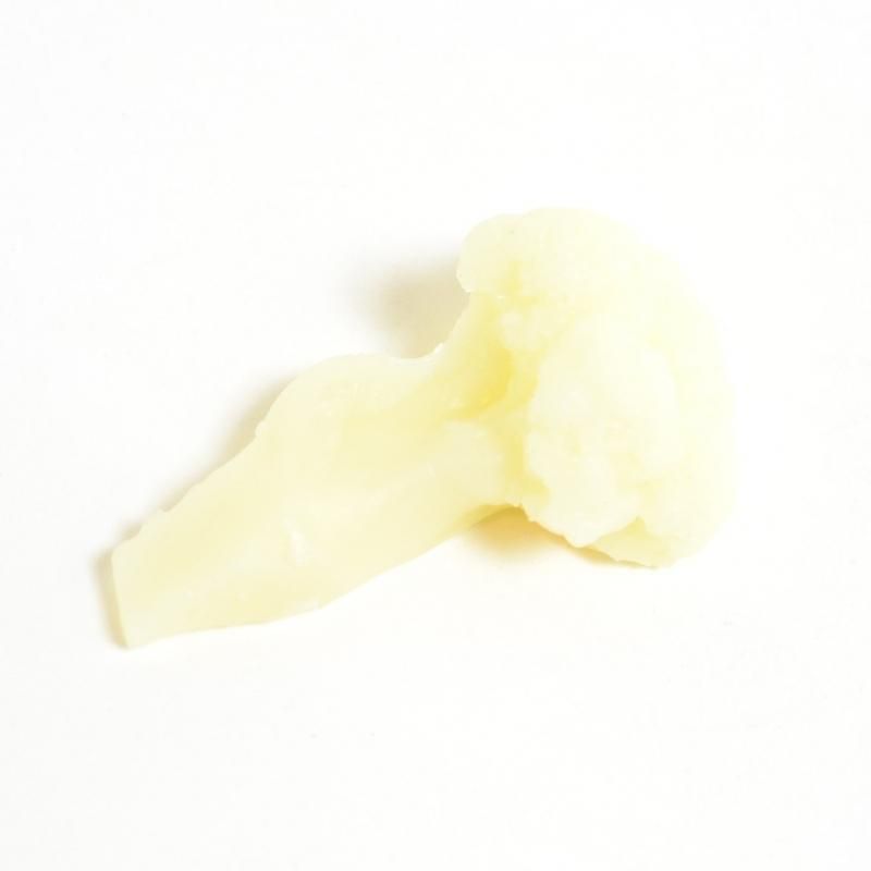 半分に切ったカリフラワー食品サ