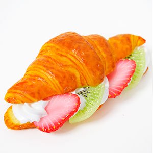 【食品サンプル】いちごとキウイのクロワッサンサンド【サンドイッチ・パン】