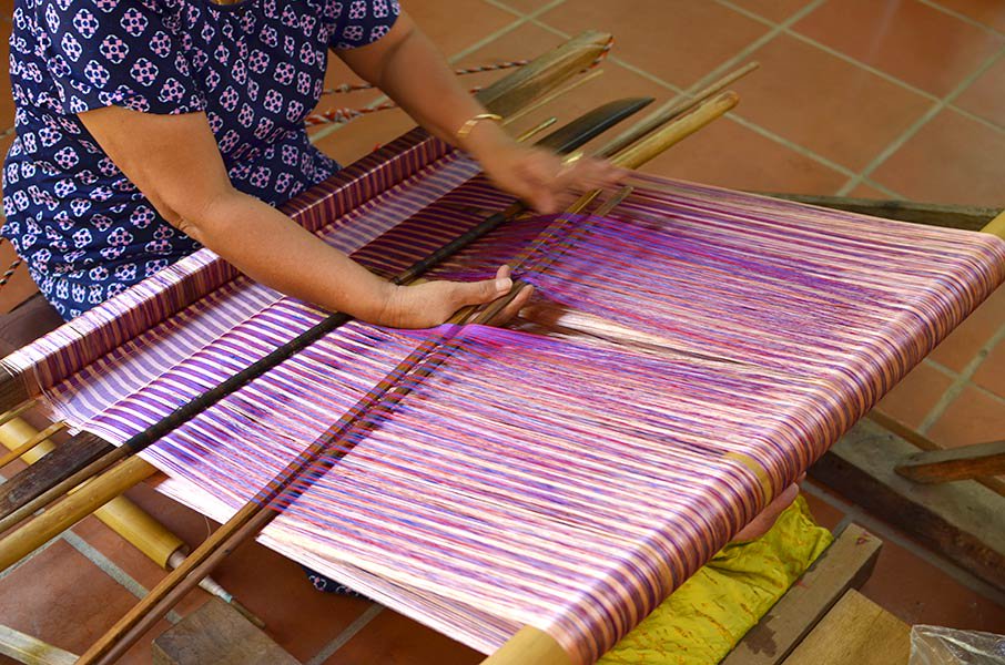 ホイアン手織り作業