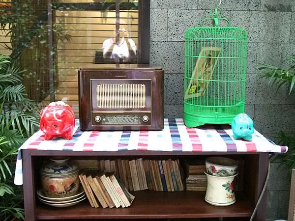 ベトナム 黄金のブタ 貯金箱 / 笑って福を呼ぶ金運UPに ベトナム 黄金のブタ 貯金箱 / 笑って福を呼ぶ金運UPに