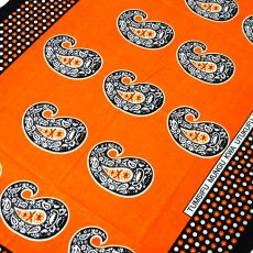 オレンジ 雑貨 アフリカ タンザニア カンガ  プリント布 110×160（運命を受け入れよう）