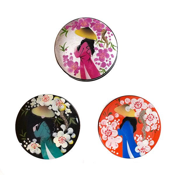 ベトナム  漆塗り 小物入れ アオザイと梅の花（9色）民族衣装 おめでたい 花【画像4】