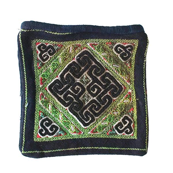黒モン族 刺繍 ポーチ A 17×16 古布 少数民族