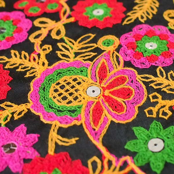 1点のみ】インド ラジャスタン刺繍布 ブラック スパンコール 幅約109cm