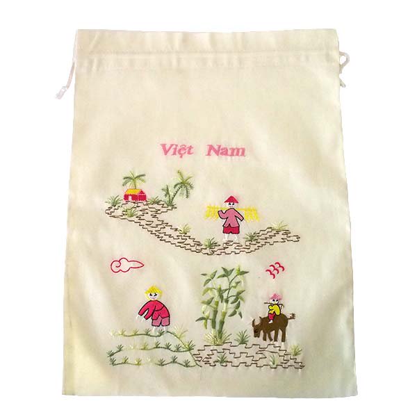 ベトナム 刺繍 巾着 大 水牛に乗る子供と田植えをする人 37×28