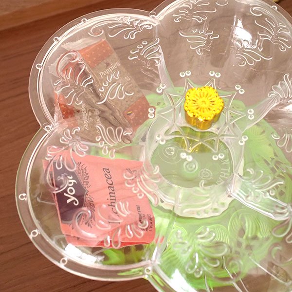  ベトナム  プラスチック お菓子ケース 花形  グリーン 回転 レトロ かわいい【画像6】