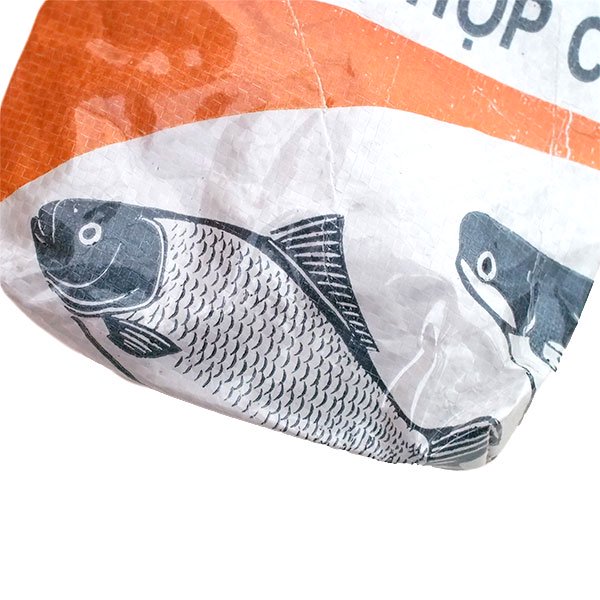 ベトナム 飼料袋 リメイク ポーチ（魚 マチあり オレンジ）【画像3】