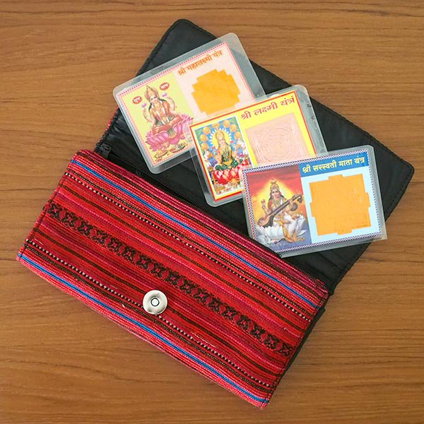 インド  神様カード ラクシュミ 金運・幸運 B   家の中に飾ったり財布の中に入れておくと金運と幸運が訪れると信じられている。【画像5】