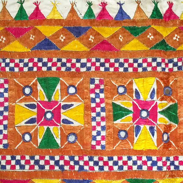 トーラン・インドの古い刺繍布