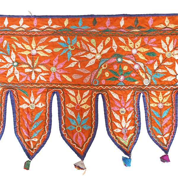 【一点もの】インド トーラン  B 刺繍 タペストリー のれん ミラーワーク 幸運 縁起物