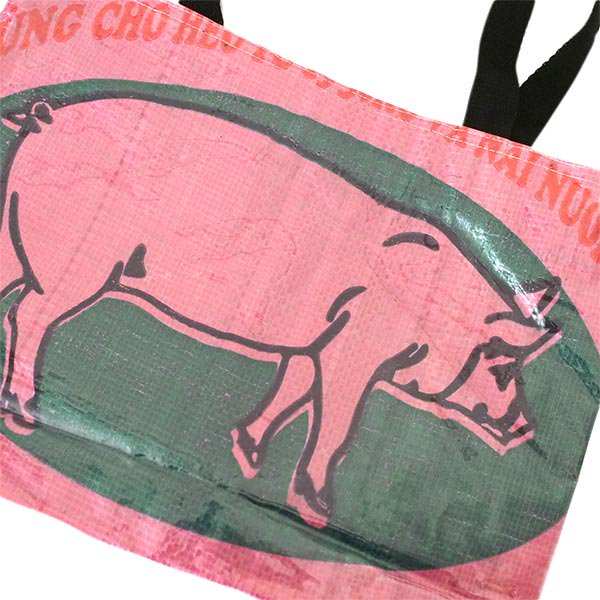 ベトナム 飼料袋 リメイク バッグ ブタ ピンク （肩掛けOK ビニールコーティング マチあり）【画像3】