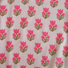 布 生地 インド レトロな小花柄の布  ピンク ベージュ  幅約106cm / 1m 切り売り  