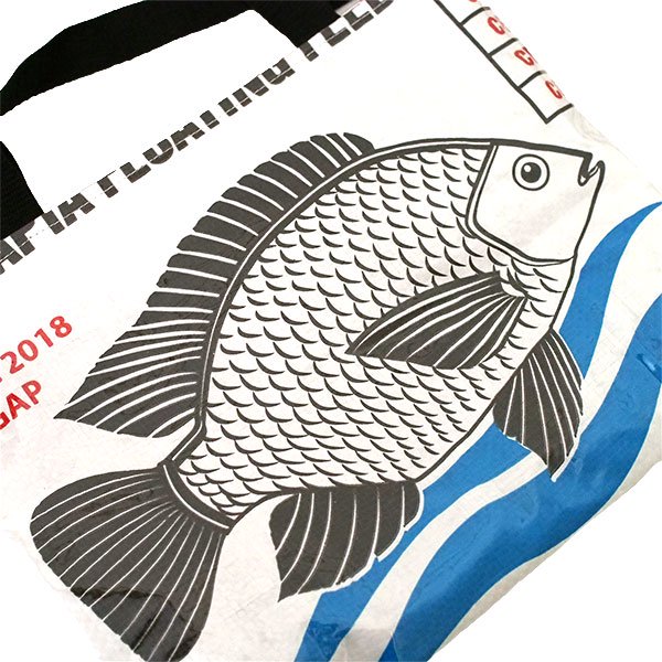 ベトナム 飼料袋 リメイク バッグ 魚 ブルー （肩掛けOK ビニールコーティング マチあり）【画像3】