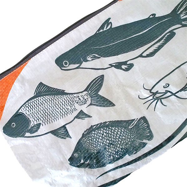 【大きめサイズ】ベトナム 飼料袋 リメイク ポーチ 魚 （ビニールコーティング マチあり）【画像3】