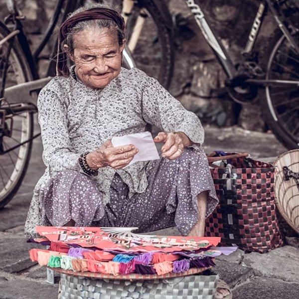 SOLD AUT アジアン 雑貨 自転車に乗る人