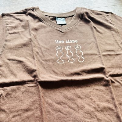■Live alone 3 VネックTシャツ<img class='new_mark_img2' src='https://img.shop-pro.jp/img/new/icons59.gif' style='border:none;display:inline;margin:0px;padding:0px;width:auto;' />
