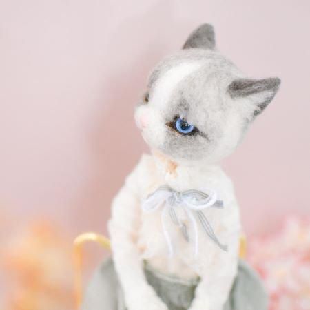 ✿羊毛フェルト✿みや様✿グレー羊さん✿たんぽぽ✿ハチさん、他✿ ふわふわ綿のような 羊毛フェルトから生まれてくる ほっこりをお