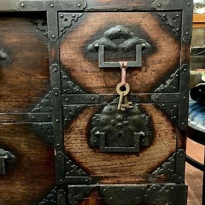 衣装箪笥（江戸時代中期） - アンティークマーケット吹上 通販サイト