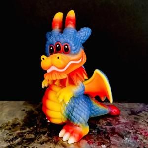 （三眼龍神）カームドラゴン　香港赤紫 三眼龍神】カームドラゴン(WEB限定Pblue） - Sofvi & T-shirt
