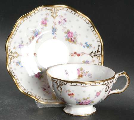 ロイヤルアントワネット ティーカップ＆ソーサー Royal Antoinette Tea Cup And Saucer - 西洋陶磁器