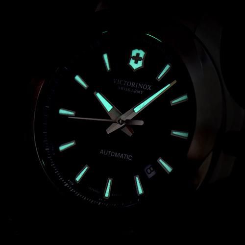 アメに撃たれる7.5。
サイズ17cm✖️13cm。 Amazon | VICTORINOX(ビクトリノックス) I.N.O.X. Mechanical