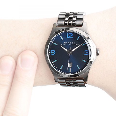 マークバイマークジェイコブス 腕時計 メンズ ダニー MBM5070 ネイビー×カーボンコーティングステンレススチールベルト - 腕時計 の通販ならワールドウォッチショップ