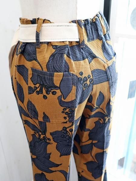 Lallia Mu】ワッフルボタニカルプリントストレートパンツ