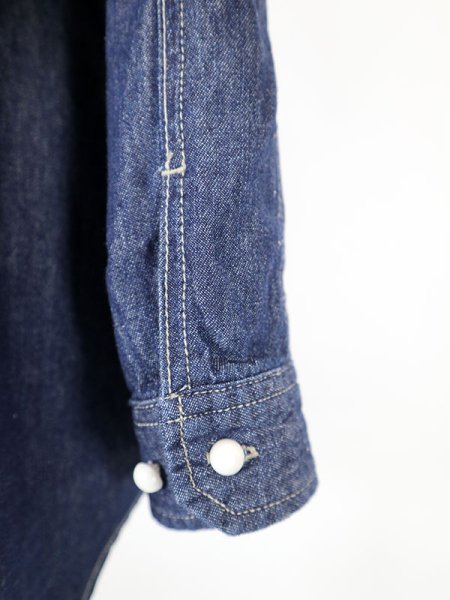 QTUME】Denimパール釦シャツ - Carry On ONLINE STORE