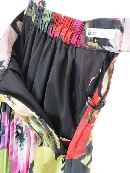 DOUBLE STANDARD CLOTHINGオリジナルサテンプリーツスカート DOUBLE STANDARD CLOTHING】サテンフラワープリントプリーツ