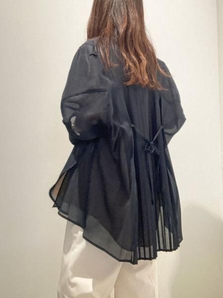 Lallia Mu】バックプリーツシアーシャツ【Made in Japan