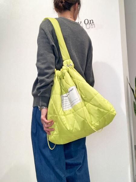 全国どこでも送料無料！ NUS】トライアングルキルティングパデットバッグ On Carry - バッグ