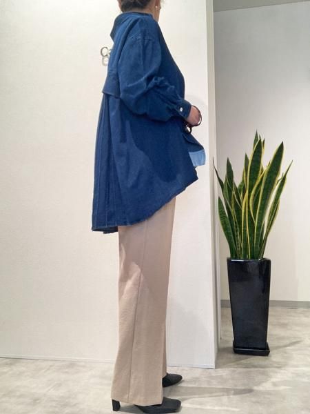 Lallia Mu】バックプリーツデニムシャツ - Carry On ONLINE STORE