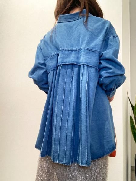 Lallia Mù(ラリアムー) バックプリーツデニムシャツ Lallia Mu】バックプリーツデニムシャツ - Carry On ONLINE STORE