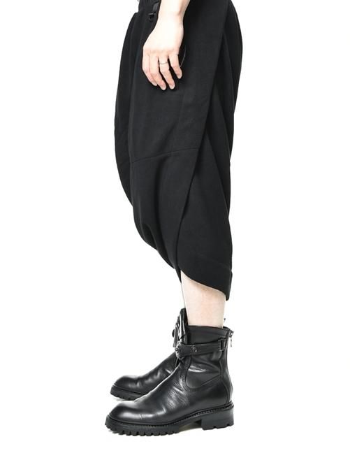 NILøS[ニルズ] Tucked Twisted Crotch Pants タックド ツイステッド