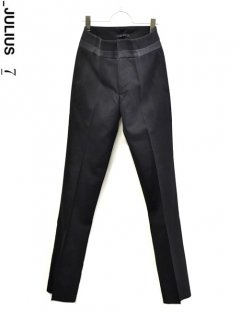 _JULIUS  Seamed Trousers <img class='new_mark_img2' src='https://img.shop-pro.jp/img/new/icons38.gif' style='border:none;display:inline;margin:0px;padding:0px;width:auto;' />
