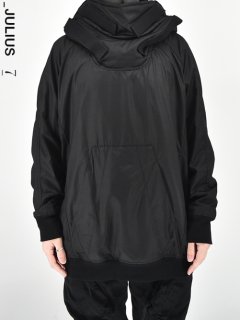 _JULIUS PADDED HOODIE<img class='new_mark_img2' src='https://img.shop-pro.jp/img/new/icons8.gif' style='border:none;display:inline;margin:0px;padding:0px;width:auto;' />