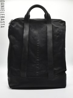 DANIELE BASTA LEATHER BACKPACK<img class='new_mark_img2' src='https://img.shop-pro.jp/img/new/icons8.gif' style='border:none;display:inline;margin:0px;padding:0px;width:auto;' />