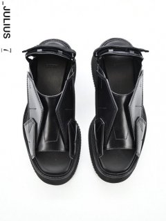 _JULIUS LEATHER SANDAL<img class='new_mark_img2' src='https://img.shop-pro.jp/img/new/icons8.gif' style='border:none;display:inline;margin:0px;padding:0px;width:auto;' />