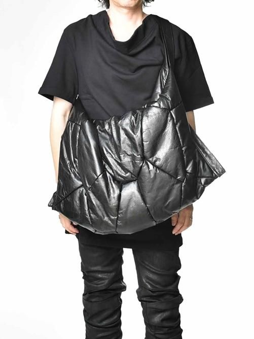 JULIUS[ユリウス] / GORDINI EDGE SEAM LEATHER PADDED SHOULDER BAG