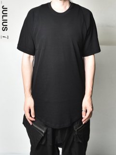 JULIUS Basic Short-Sleeve Top<img class='new_mark_img2' src='https://img.shop-pro.jp/img/new/icons8.gif' style='border:none;display:inline;margin:0px;padding:0px;width:auto;' />