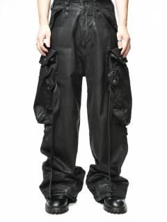JULlUS Gasmask Cargo Pants<img class='new_mark_img2' src='https://img.shop-pro.jp/img/new/icons8.gif' style='border:none;display:inline;margin:0px;padding:0px;width:auto;' />