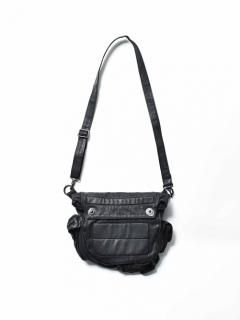 JULIUS Gasmask Bag<img class='new_mark_img2' src='https://img.shop-pro.jp/img/new/icons8.gif' style='border:none;display:inline;margin:0px;padding:0px;width:auto;' />