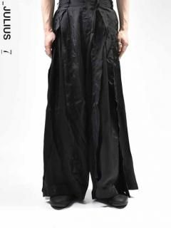 JULlUS Glide Hakama Pants<img class='new_mark_img2' src='https://img.shop-pro.jp/img/new/icons8.gif' style='border:none;display:inline;margin:0px;padding:0px;width:auto;' />