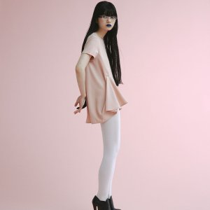 <img class='new_mark_img1' src='https://img.shop-pro.jp/img/new/icons8.gif' style='border:none;display:inline;margin:0px;padding:0px;width:auto;' />PEPLUM BLOUSE