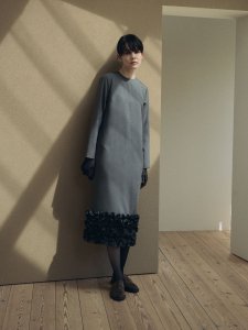 <img class='new_mark_img1' src='https://img.shop-pro.jp/img/new/icons8.gif' style='border:none;display:inline;margin:0px;padding:0px;width:auto;' />HEM FRILL LONG DRESS
			