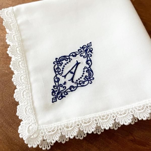 イニシャル刺繍 mini レースハンカチ（NAVY） - YLINUM