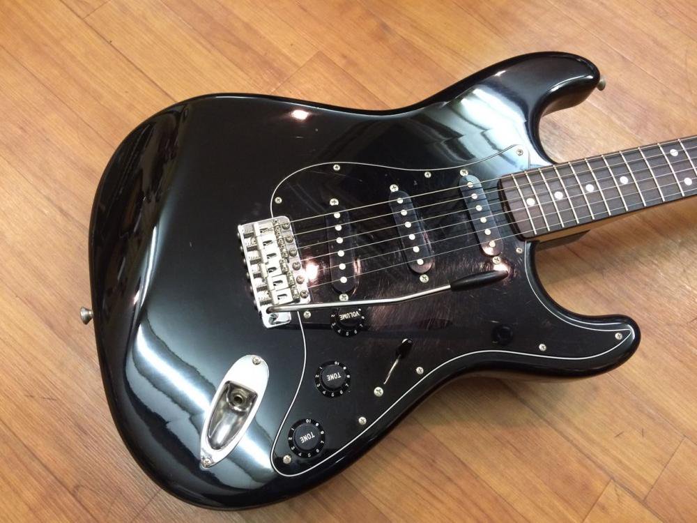 中古品 Squier SST-33 BLK/R 日本製 - 奈良市のギターショップ “Sunshine Guitar” -サンシャインギター  高価買取します！